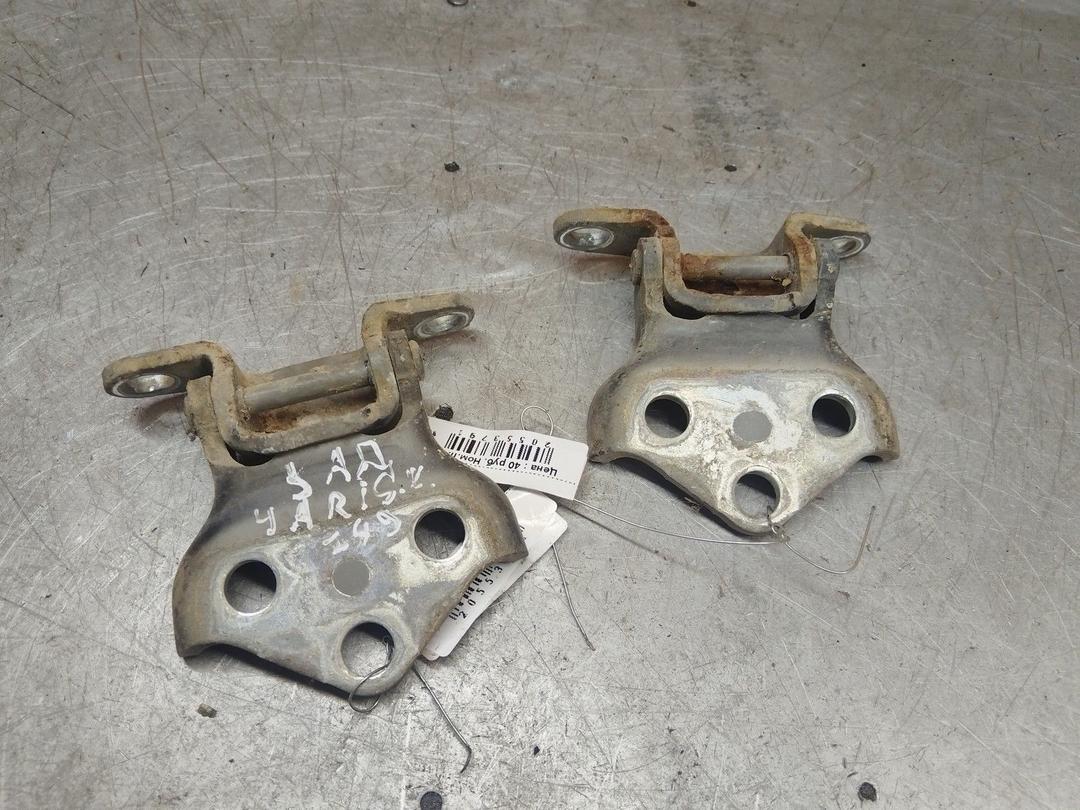 Петля крышки багажника 3NQR18 Toyota Yaris Verso купить