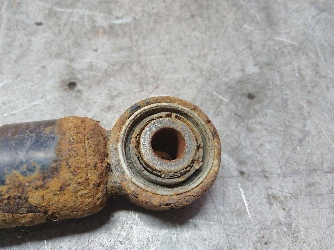 Амортизатор задний левый T92Y4P Volkswagen Passat купить с доставкой