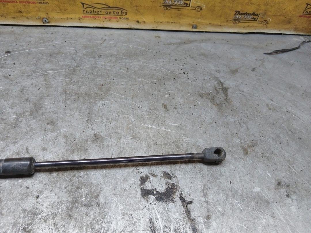 Амортизатор крышки багажника (3-5 двери) 13S370 Nissan Micra - Фото 4