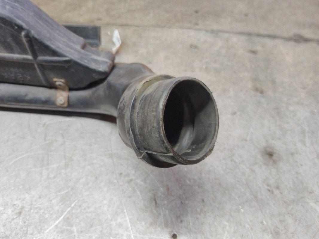 Воздухозаборник X2J2U6 Kia Shuma - Фото 4