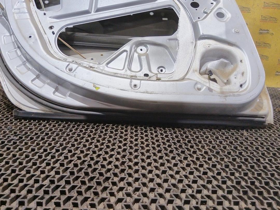 Дверь задняя левая DT1N81 Citroen Xsara Picasso undefined