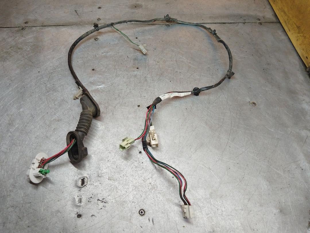 Проводка двери задней левой 2TC5PQ Mazda Premacy