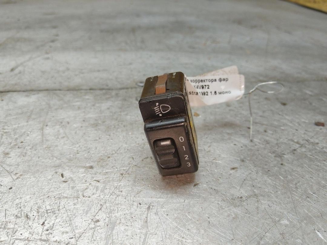 Кнопка корректора фар K4V972 Opel Astra