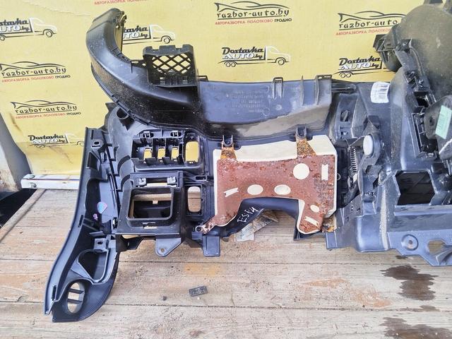 Панель передняя салона (торпедо) E8RH6O Renault Espace undefined