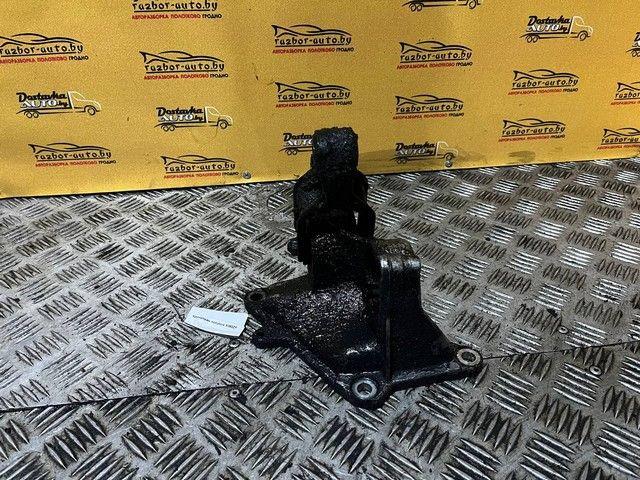 Кронштейн полуоси XI8OZF Peugeot 406 - Фото 1