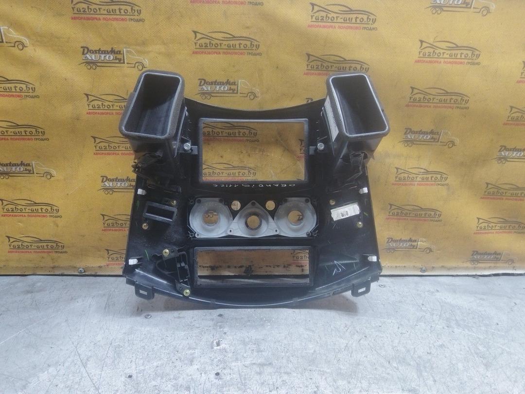 Рамка под магнитолу QXM3DE Mitsubishi Grandis купить в магазине запчастей бу