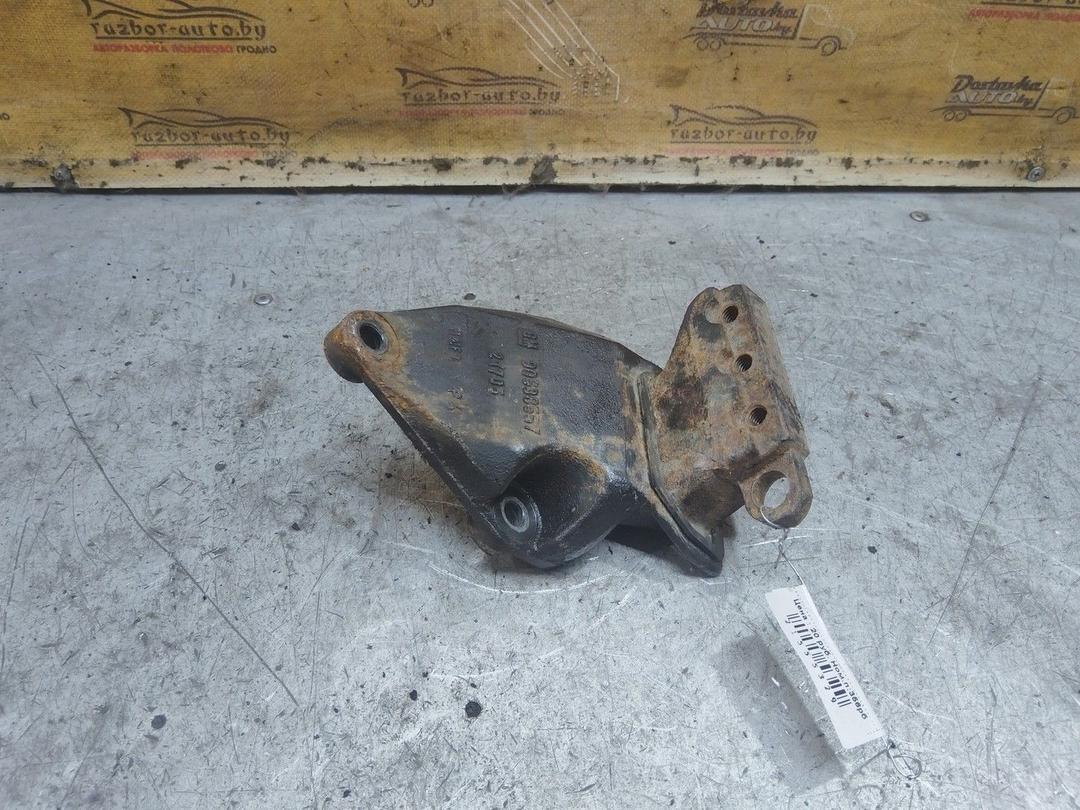 Кронштейн двигателя Q2D824 Opel Astra - Фото 1