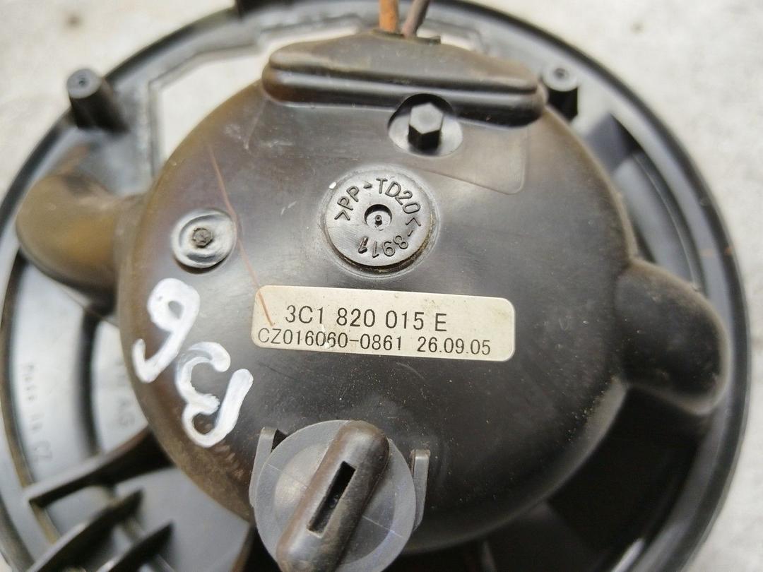 Моторчик печки 27F85A Volkswagen Passat - Фото 6