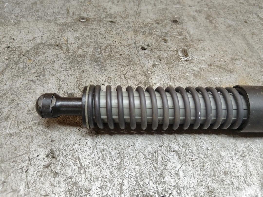 Амортизатор крышки багажника (3-5 двери) O0TMTF Volvo XC70 купить