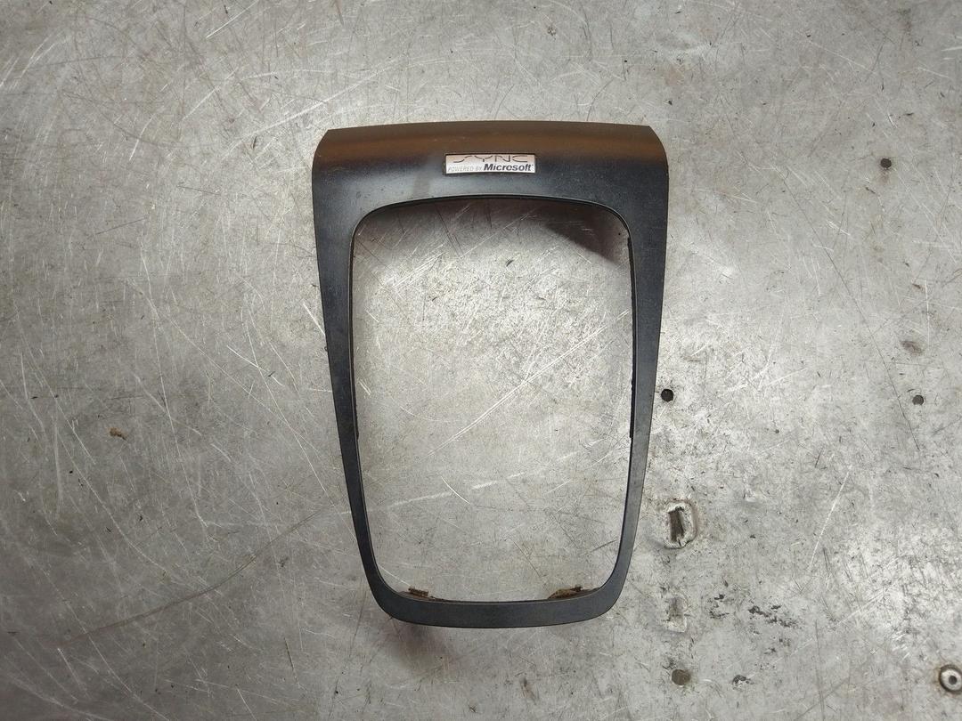 Рамка (накладка) рычага КПП 64J6S1 Ford Fusion