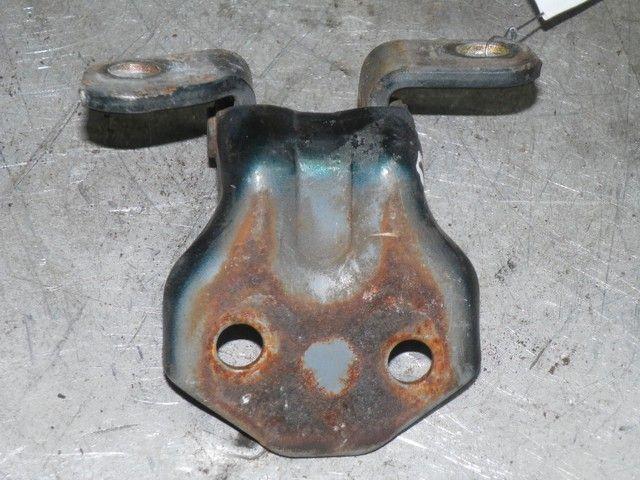 Петля двери передней правой T9MW5W Mazda 323F