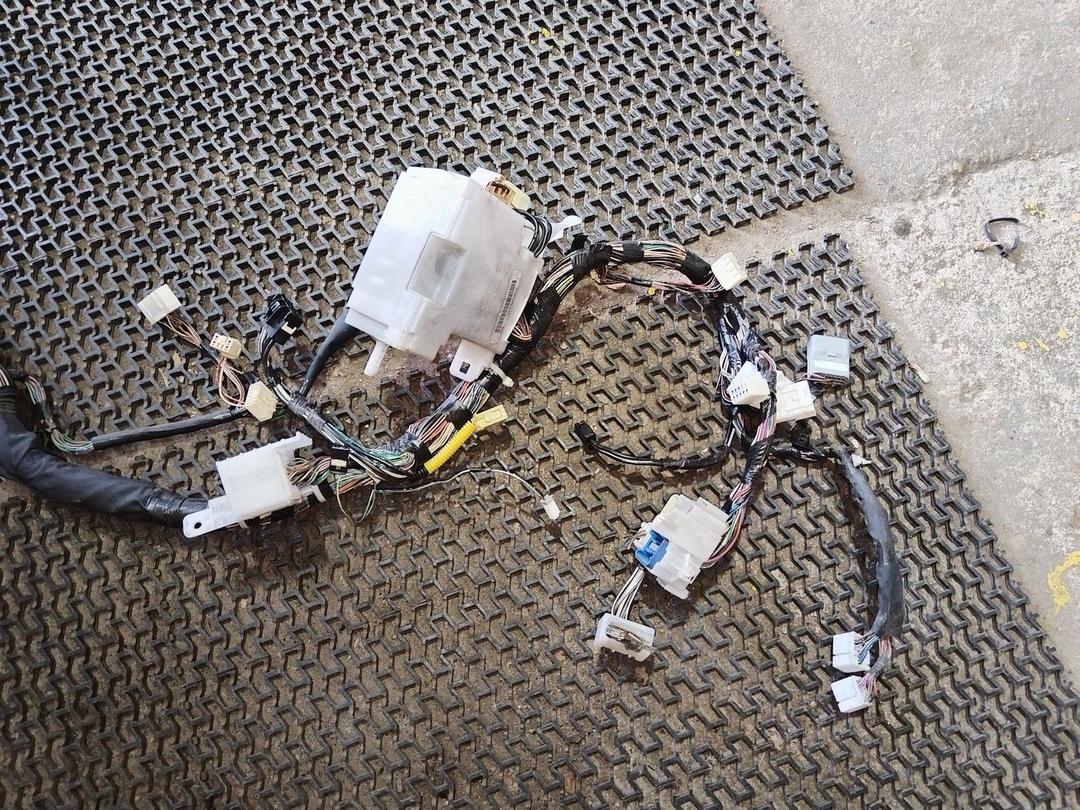 Проводка салона 2F7Q5E Toyota Corolla undefined