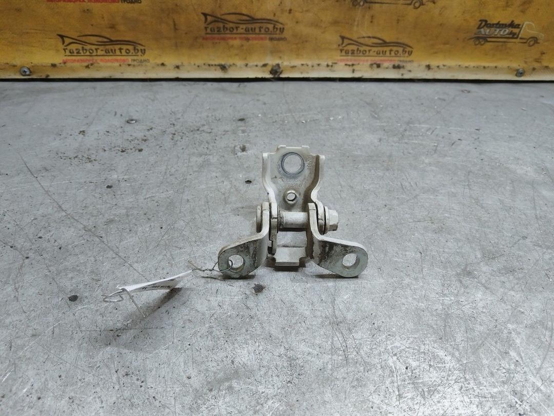 Петля двери задней правой P4RLV3 Skoda Fabia купить