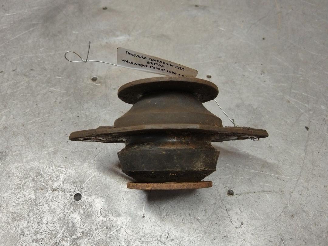 Подушка крепления КПП 88ICVO Volkswagen Passat - Фото 1
