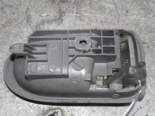 Ручка внутренняя передняя левая A39C7C Mazda Premacy - Фото 2