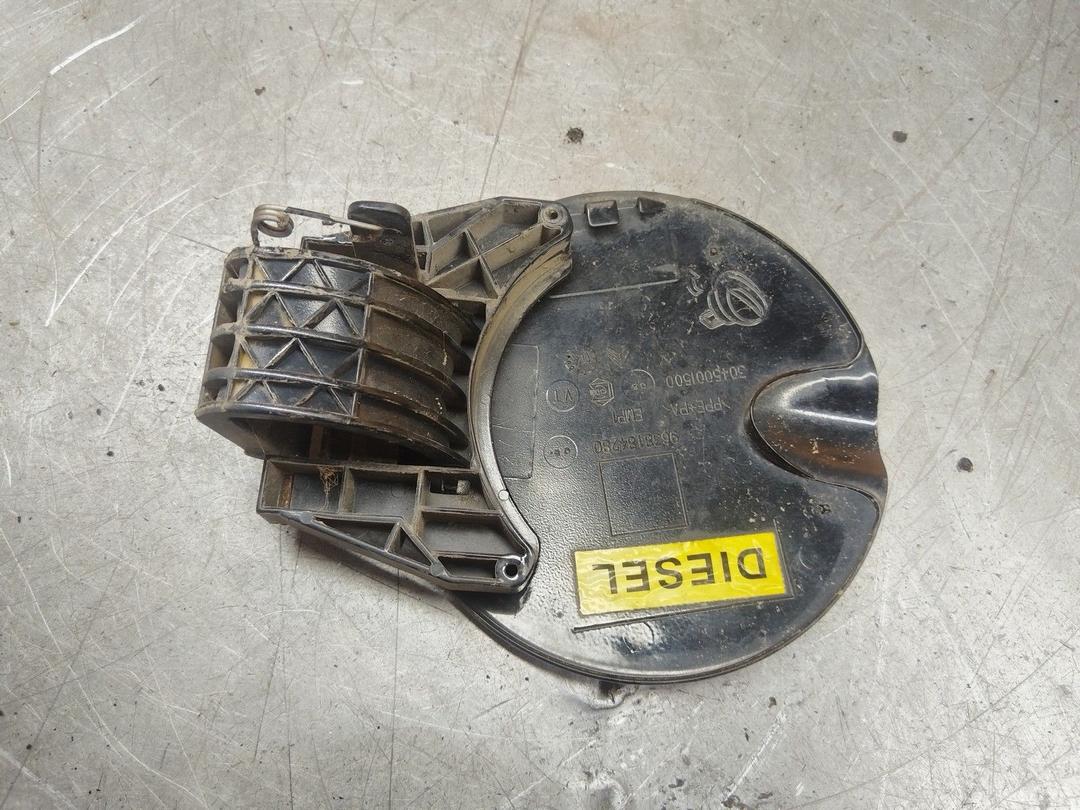 Лючок топливного бака X2B1V8 Citroen C3 - Фото 2