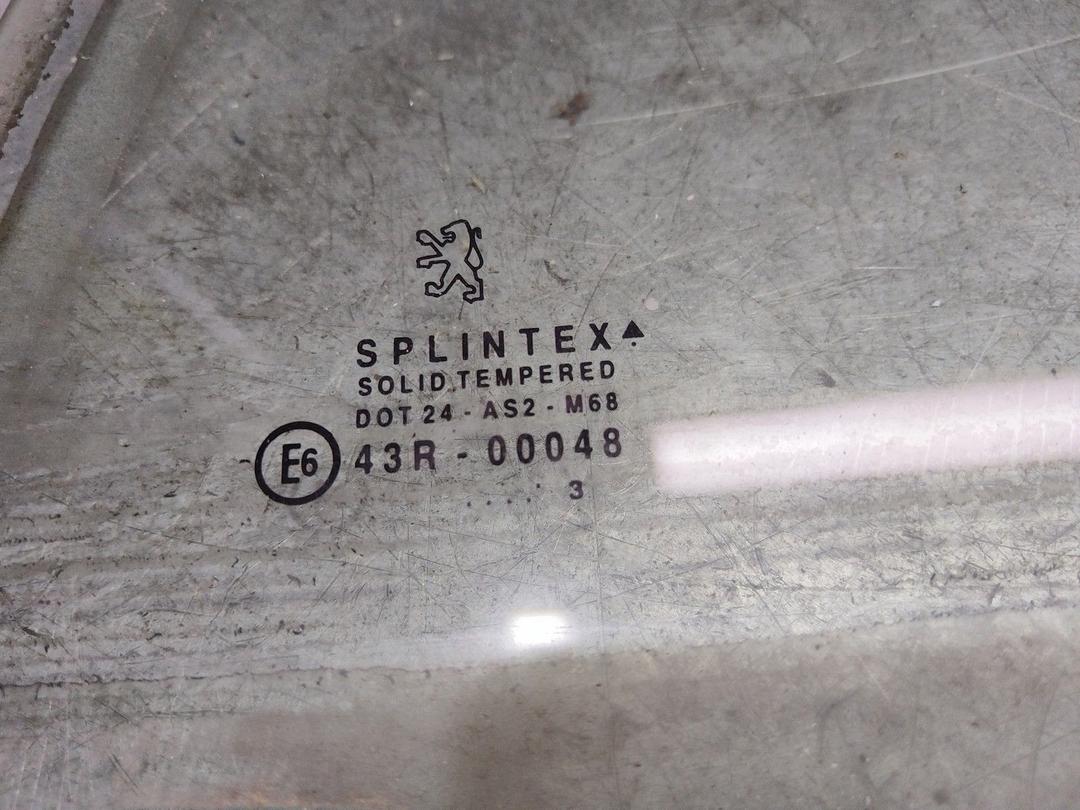 Стекло двери задней левой LFB9NP Peugeot 307 купить