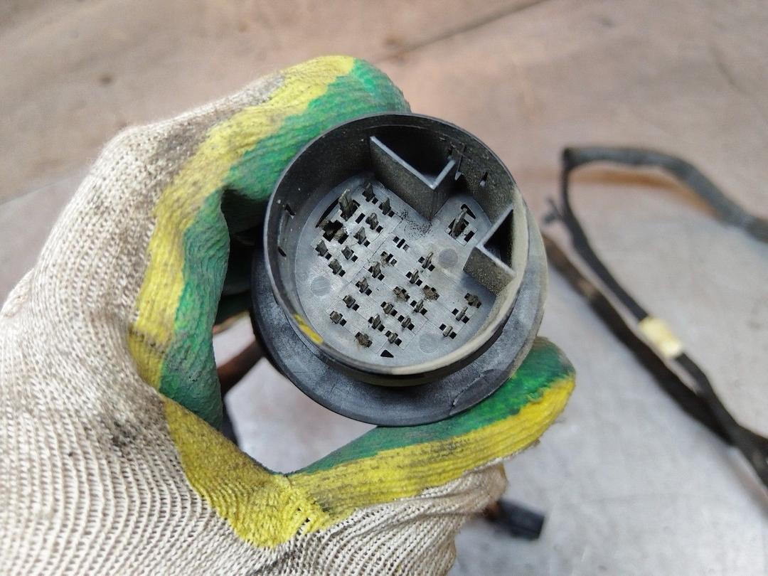 Проводка двери передней правой 78VYGM Volkswagen Sharan купить