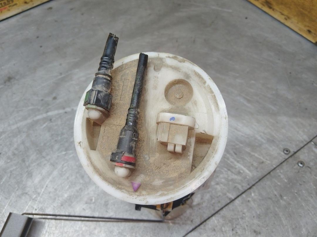 Колба в бак UTNN68 Renault Scenic - Фото 2