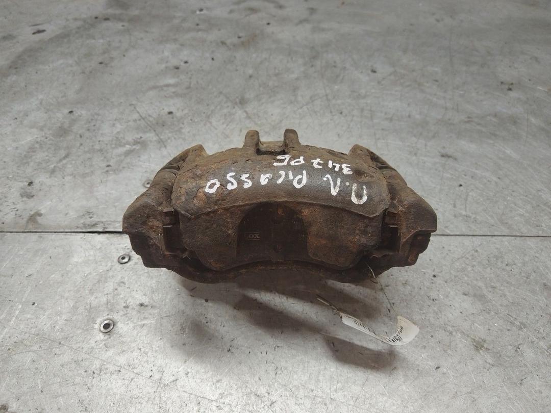 Суппорт передний левый MNTE7O Citroen Xsara Picasso