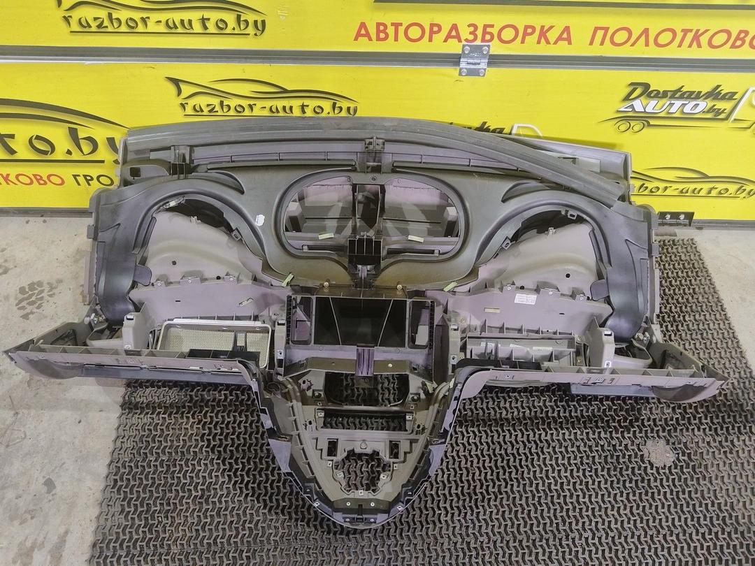 Панель передняя салона (торпедо) 6AHTGY Citroen Xsara Picasso undefined