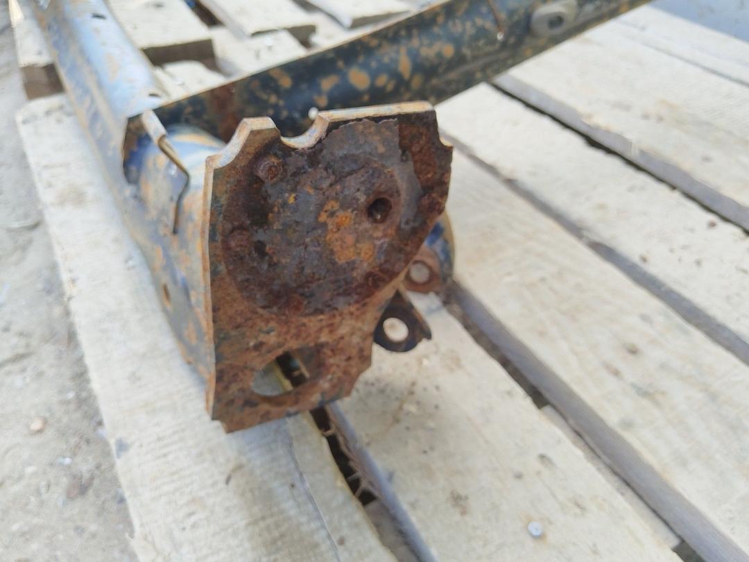 Балка подвески задняя 7Q4TG1 Audi 100 undefined