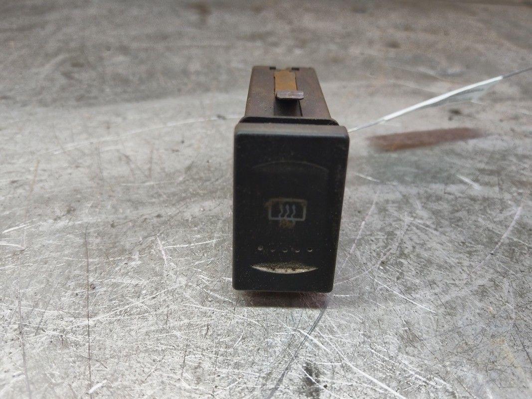 Кнопка подогрева заднего стекла IH1N56 Volkswagen Passat купить