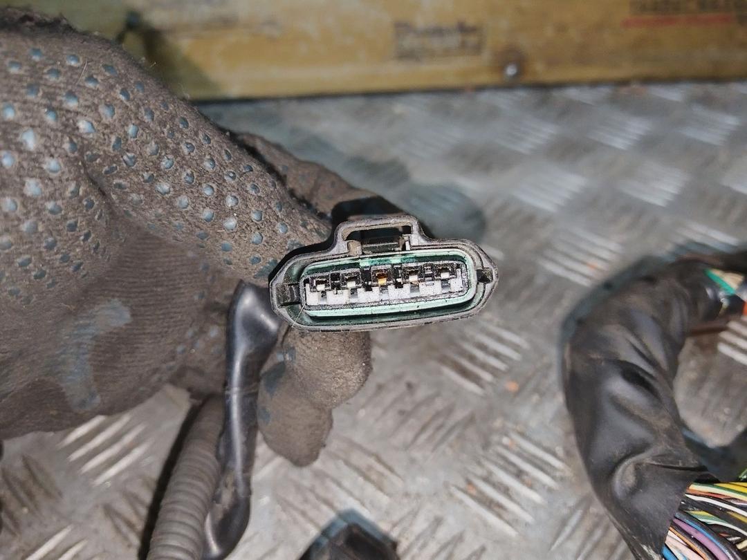 Проводка двигателя OIXDX9 Toyota Avensis undefined