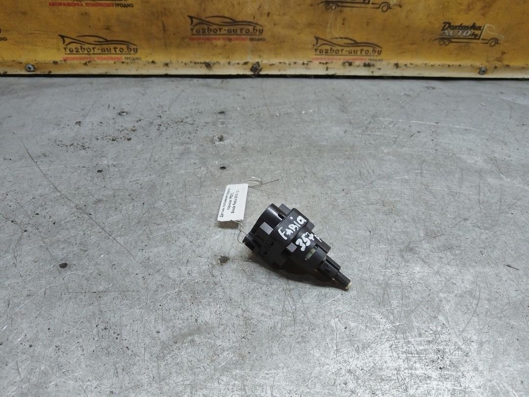 Датчик положения педали тормоза YP52TL Skoda Fabia купить