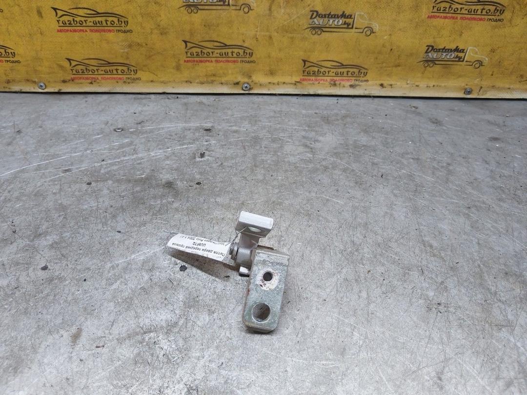 Петля двери передней правой UU9F7Q Volkswagen Polo купить на авторазборке