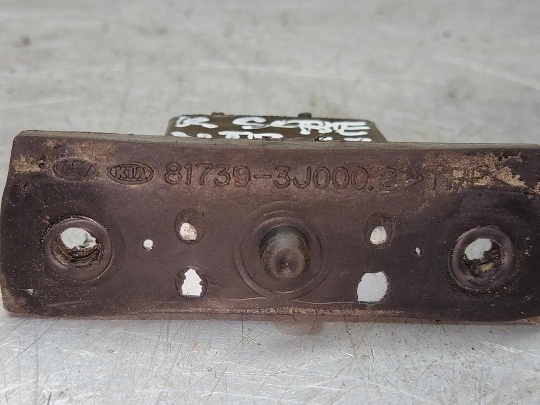 Отбойник крышки багажника BZO1NR Kia Sorento купить