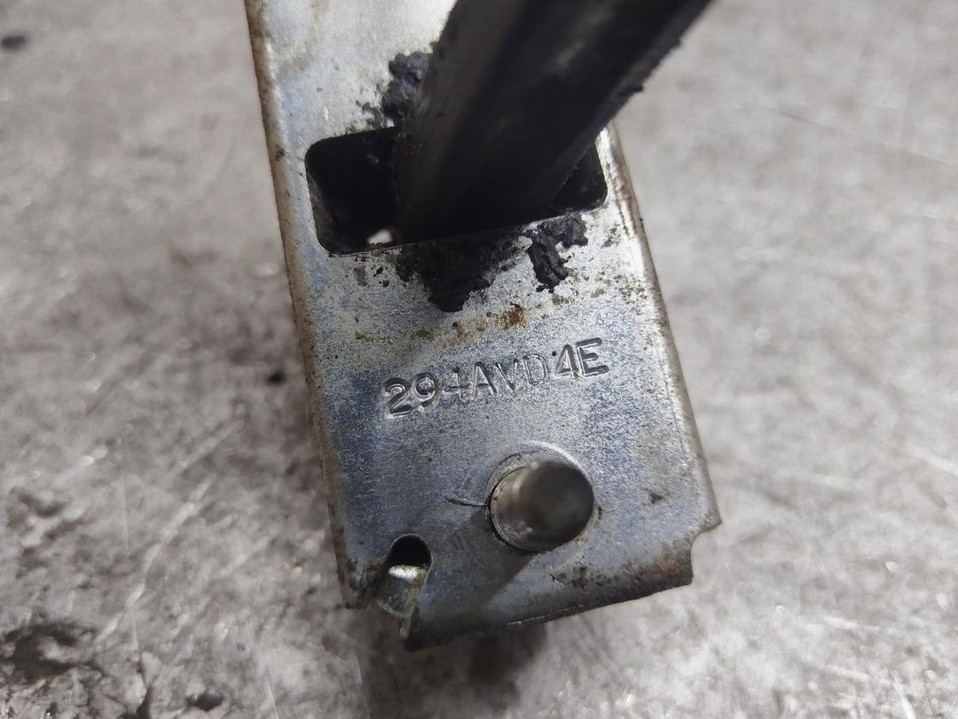 Ограничитель открывания двери передней C1CH00 Ford C-Max купить на авторазборке