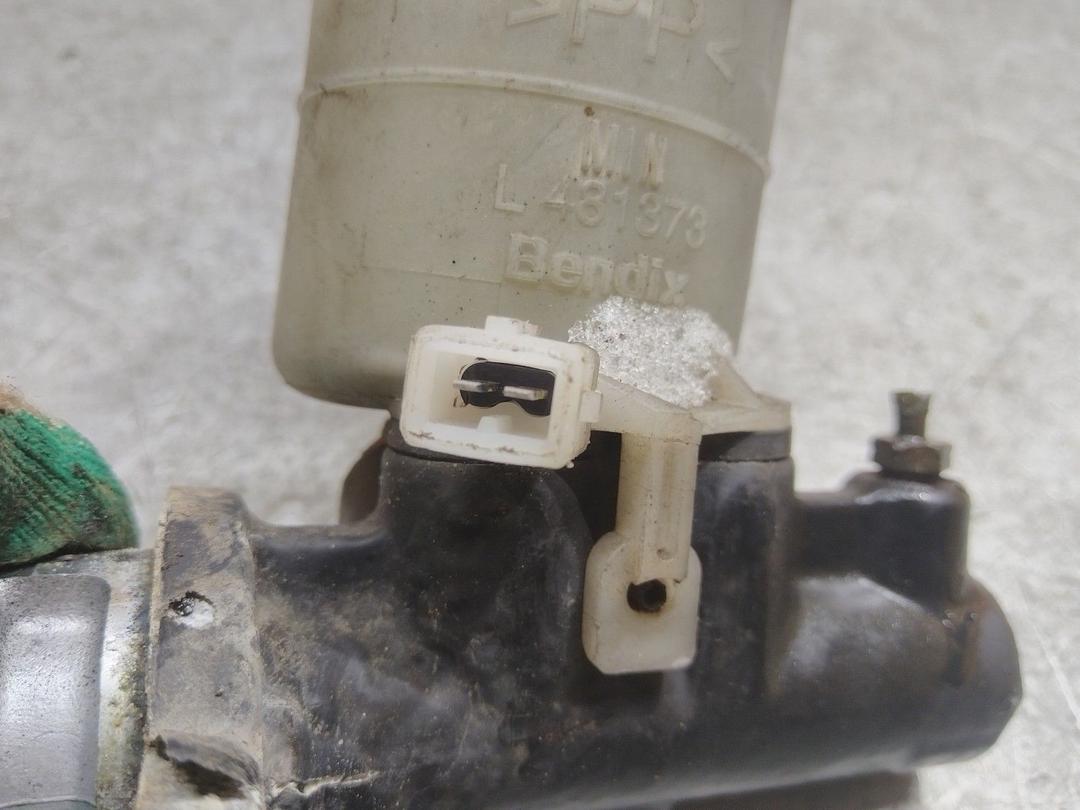 Цилиндр тормозной главный U0L9GG Mitsubishi Carisma купить с доставкой