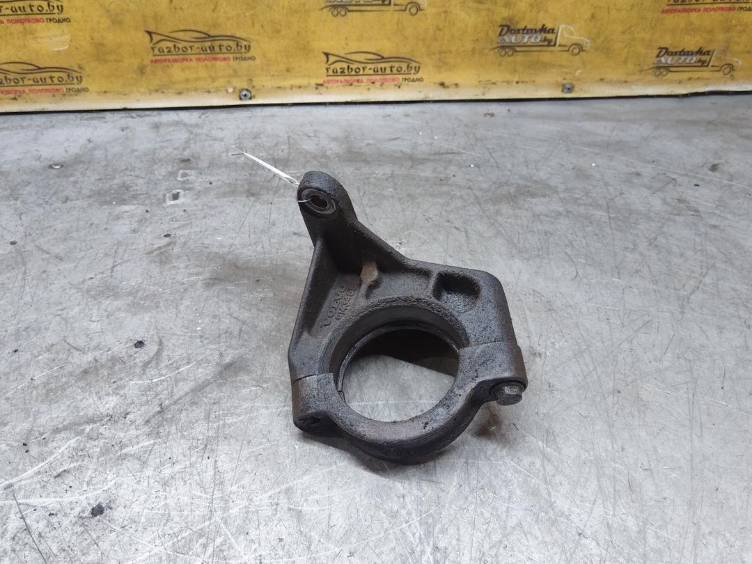 Кронштейн полуоси CC7A6F Volvo S80