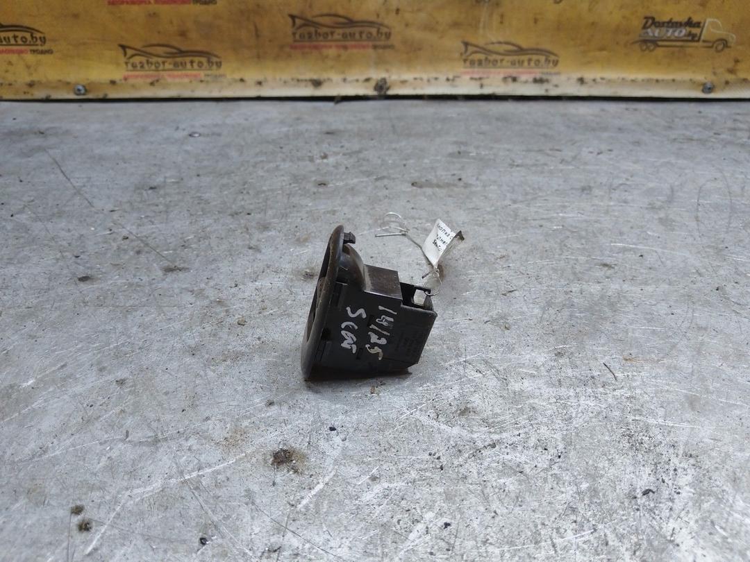 Кнопка стеклоподъемника заднего левого Y2V0F7 Seat Toledo купить в магазине запчастей бу