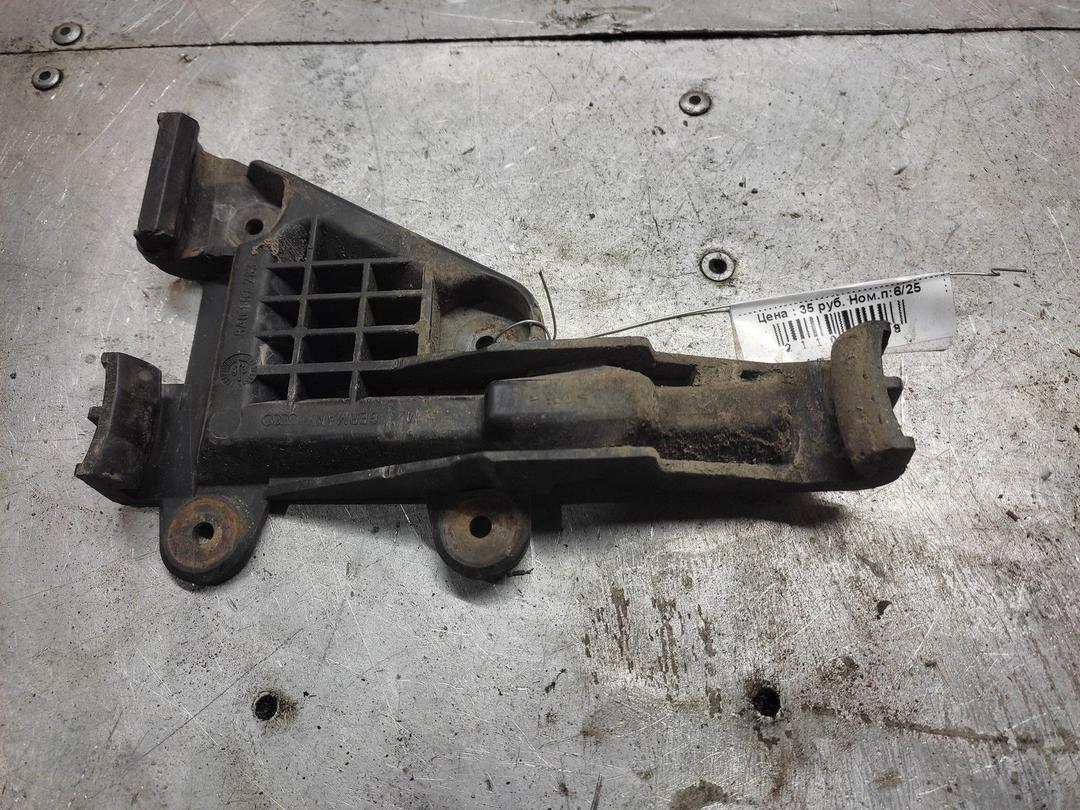 Кронштейн крепления бампера переднего JQULJM Audi 80 - Фото 2