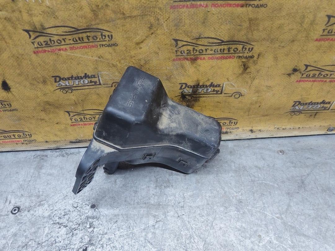 Блок предохранителей R7DU0B Toyota Corolla купить на авторазборке