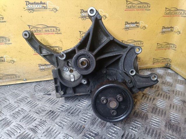 Кронштейн двигателя M2V7JY Audi A4 - Фото 5