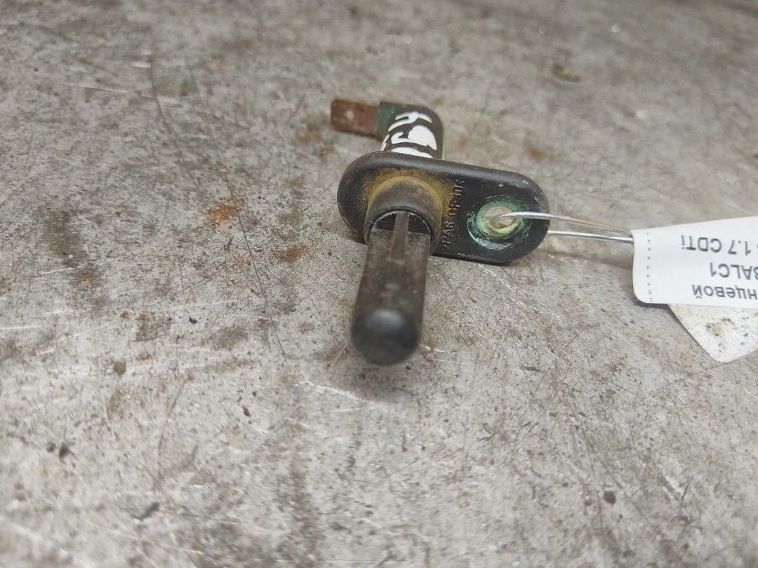 Выключатель концевой (концевик) W3ALC1 Opel Meriva купить в магазине запчастей бу