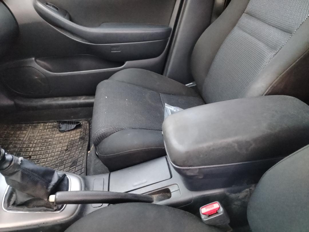 Подлокотник U1ZIML Toyota Avensis - Фото 1