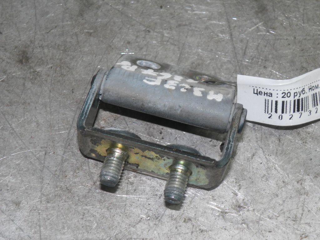 Петля крышки багажника XRK11D Mazda 323F купить в магазине запчастей бу