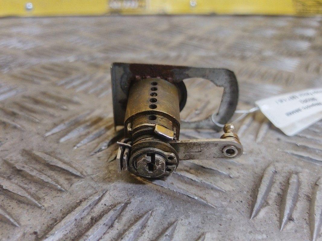 Личинка дверного замка Q93OR2 Skoda Felicia - Фото 2