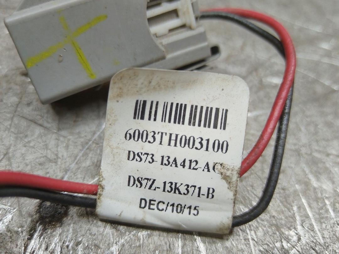 Патрон лампы фонаря Y0XZB7 Ford Fusion купить