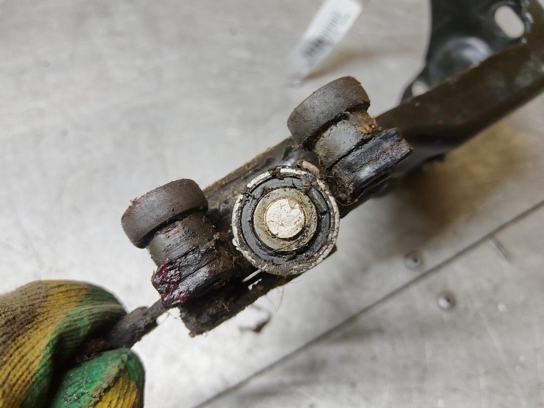 Ролик двери сдвижной 3Y97G6 Citroen C8 - Фото 4