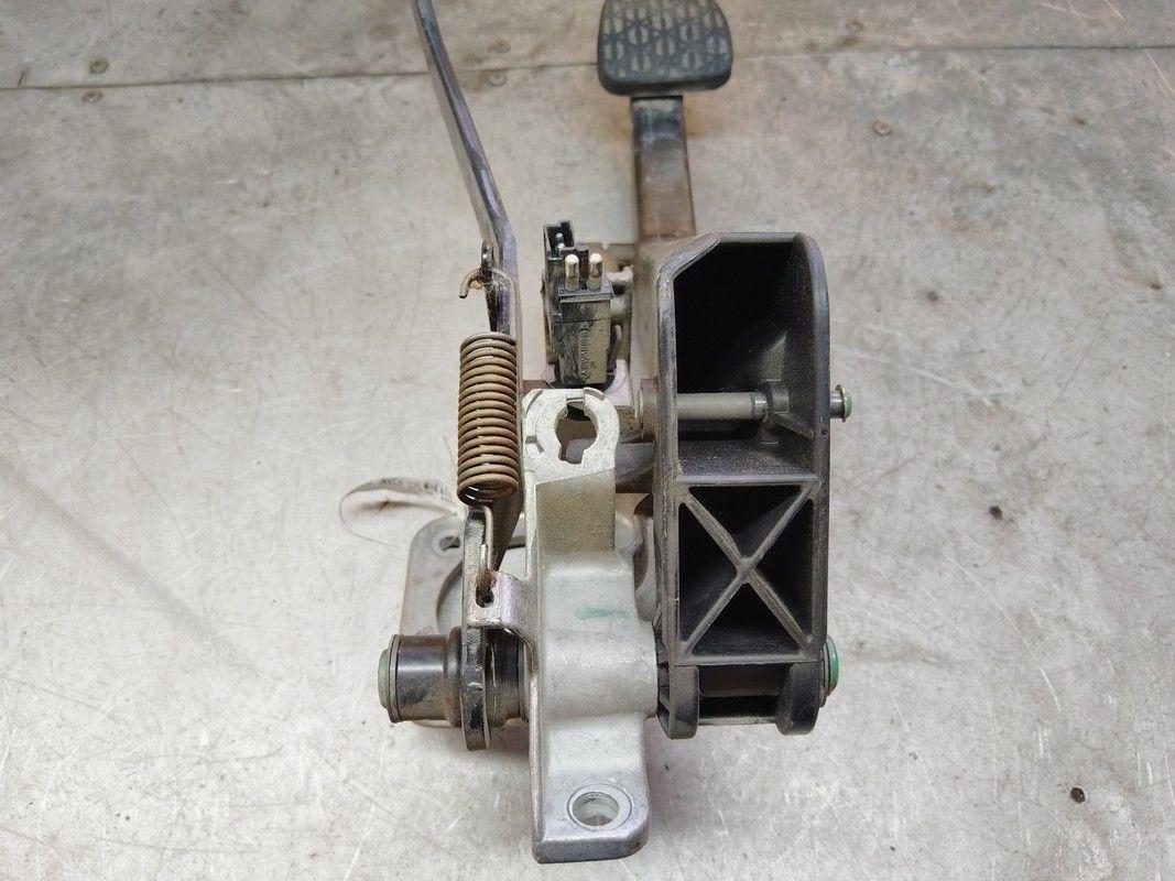 Узел педальный (блок педалей) 38RY85 Mercedes C W202 - Фото 4