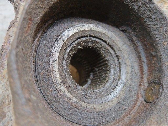 Кулак поворотный левый 6Z97Z3 Volkswagen Passat купить в магазине запчастей бу