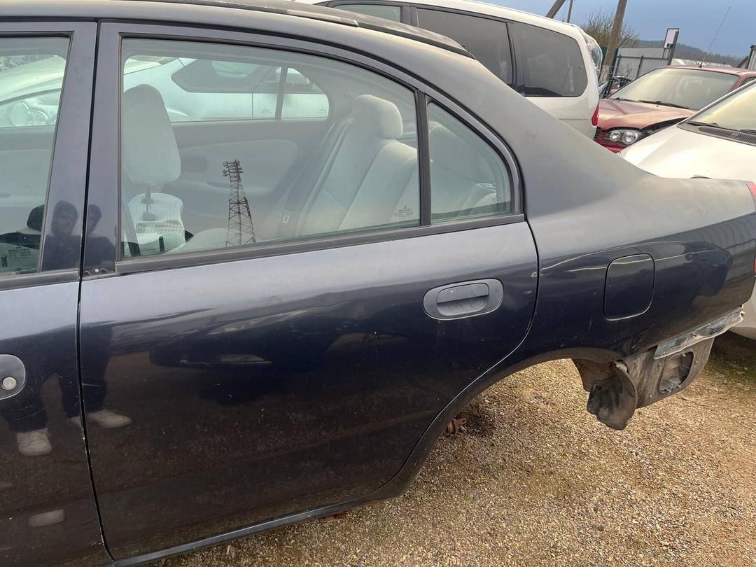 Стекло двери задней правой XE66G7 Mitsubishi Carisma купить