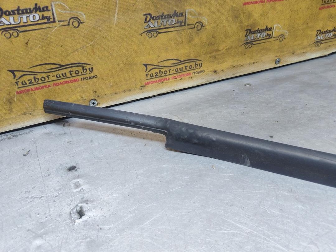 Молдинг стекла двери задней левой наружный YAJ8Q0 Renault Scenic RX4 купить с доставкой