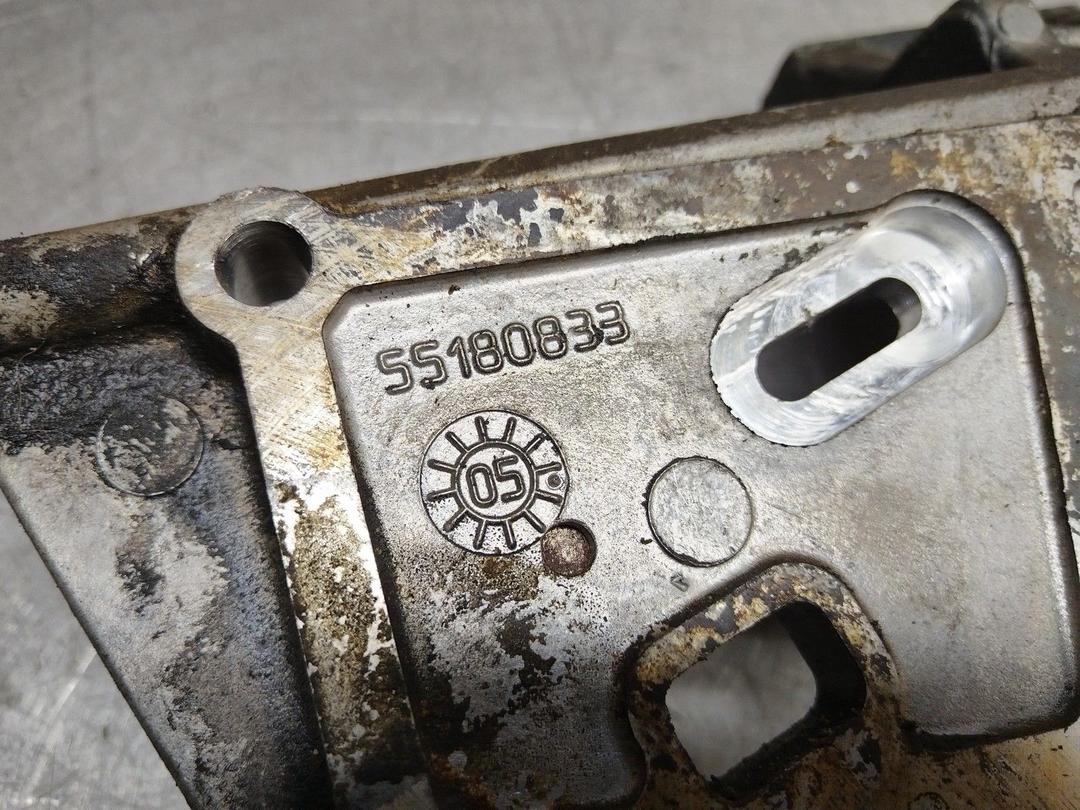 Кронштейн двигателя AQDXUB Alfa Romeo 147 - Фото 4