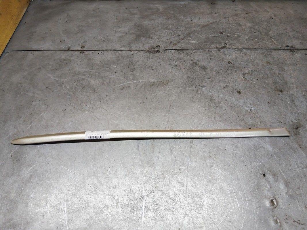 Молдинг двери задней правой ER4TMG Mazda 3